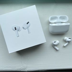 AirPod Pros with Wireless Charging Case *read description*